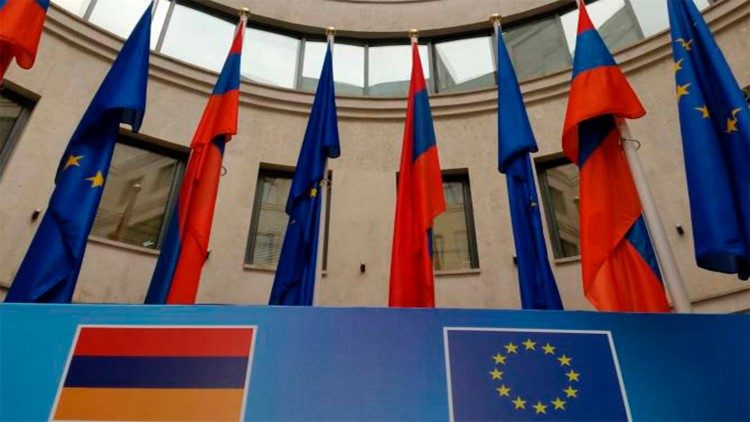 2020.09.25 Bandiere EU ARMENIA