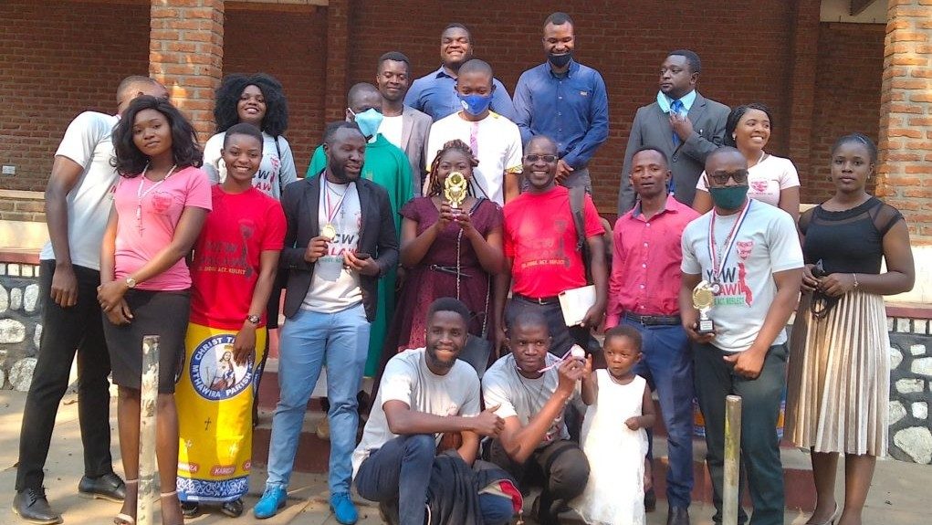 Young people in Malawi lead with parish contributions at an event - Vatican News