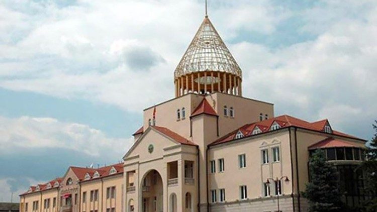 2020.10.06 Palazzo del Parlamento dell'Artsakh