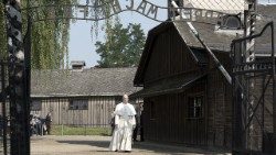 2021.07.28 Papa ad Auschwitz