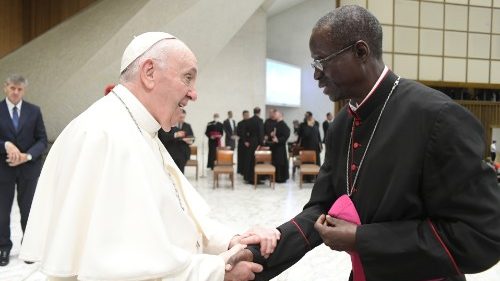 Arcebispo de Dakar perturbado, como todos os senegaleses, com o adiamento da votação