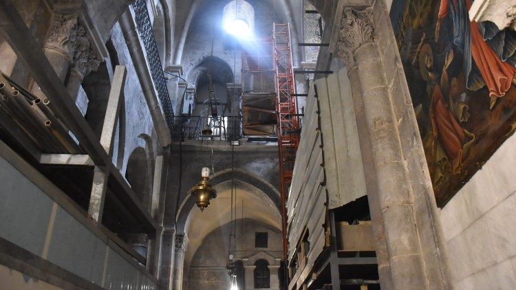 Restaurierungsarbeiten auf dem Fußboden der Grabeskirche in Jerusalem im Jahr 2022. Foto: Cecile Leca