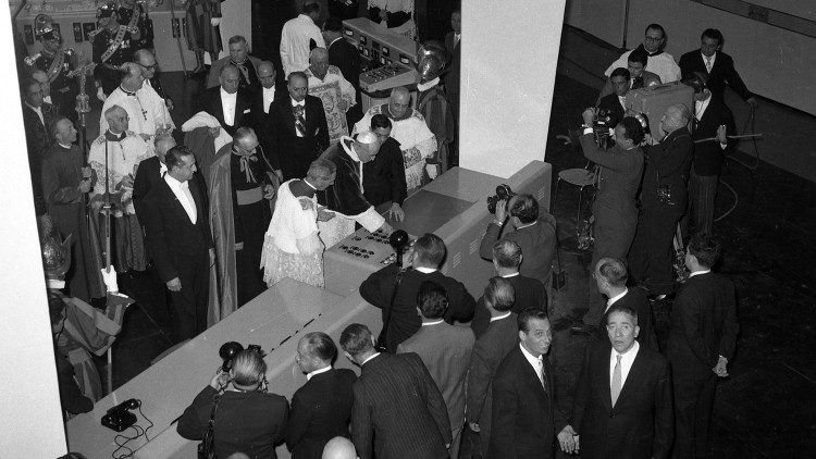 Papa Pio XII inaugura la Radio a Santa Maria di Galeria il 27 ottobre 1957