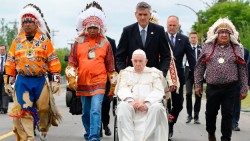 Papst Franziskus trifft bei seiner Kanada-Reise 2022 indigene Gemeinschaften in Maskwacis