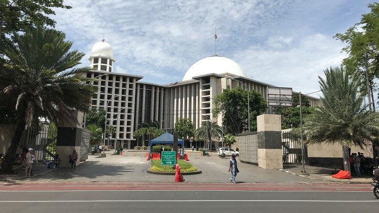 Catedral Nossa Senhora da Assunção em Jacarta