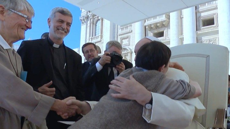 Папа Франциск на встрече с инвалидами (Ватикан, 29 ноября 2022 г.)