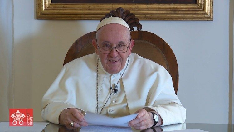 Papa Franjo (arhivska snimka)