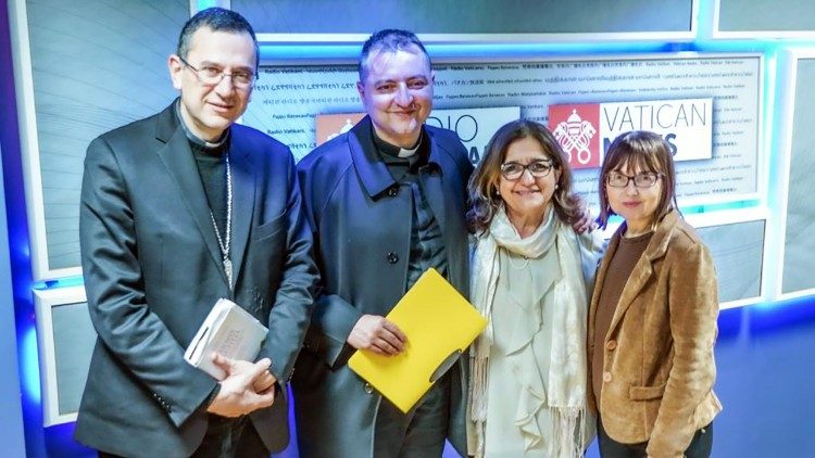 Monsignor Gervasi, don Giovanni Emidio Palaia, la sig.ra Lorena Gabbano e la conduttrice Marina Tomarro