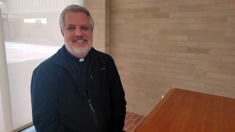 Giacomo Costa: Experiencia fundamental de aprender a ir juntos - Vatican  News