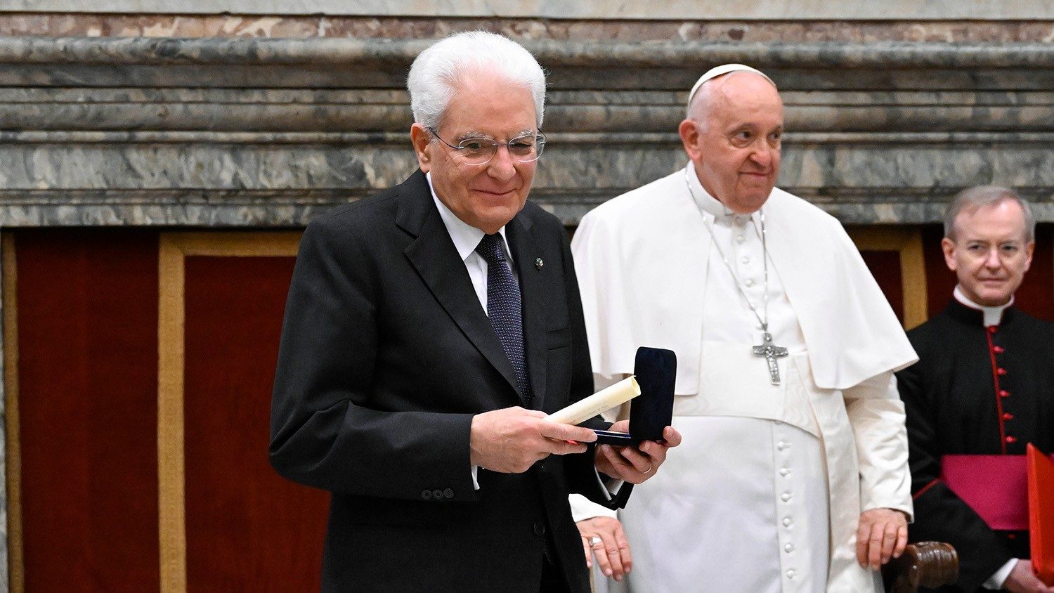 Consegna del Premio Paolo VI in Vaticano al Presidente della Repubblica Italiana