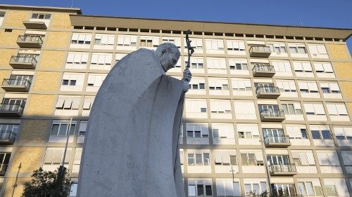 Mesmo com infecção nas vias respiratórias, Papa está "sereno e de bom humor"