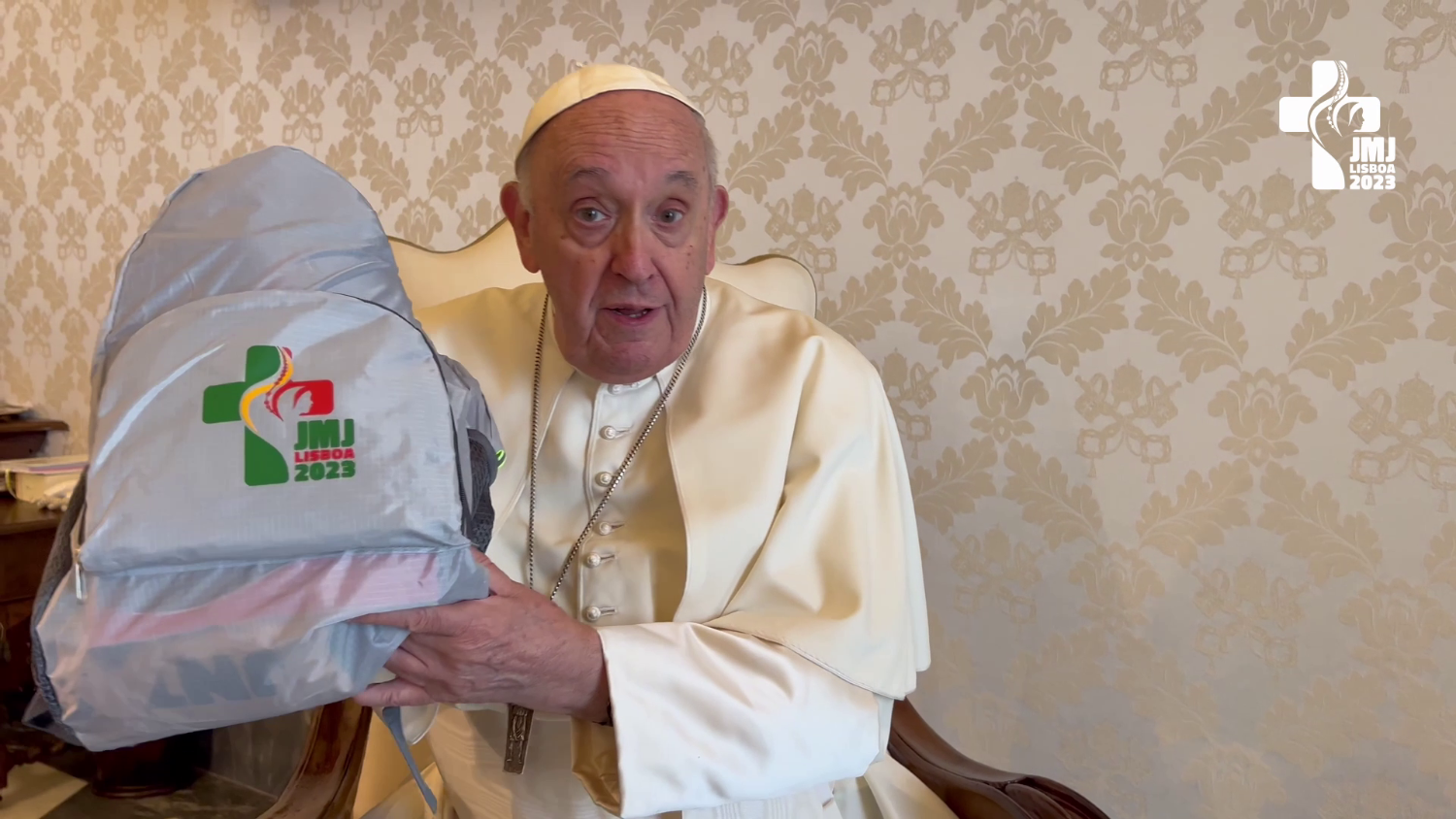 Teddy Fresh on X: Pope Francis rocking our Winter 2023 full body puffer.  The Vatican hit us up last year asking if they could get a sneak peak at  our winter wear