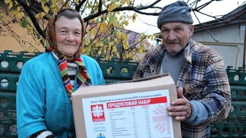 Idosos ucranianos recebem ajuda da Caritas Ucrânia