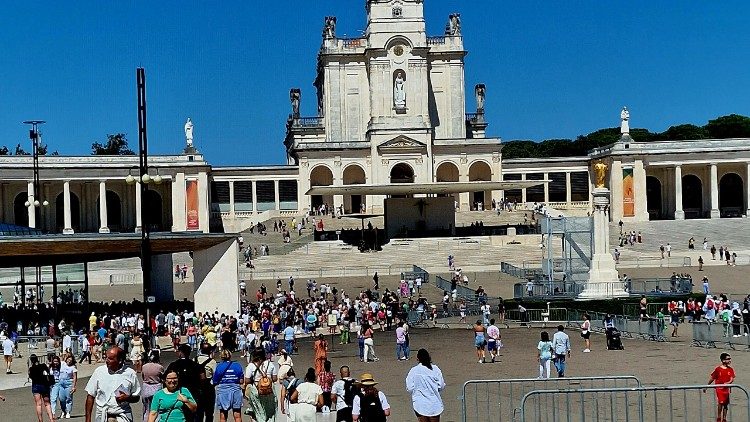 Паломники прибувають до Фатіми - архівне фото