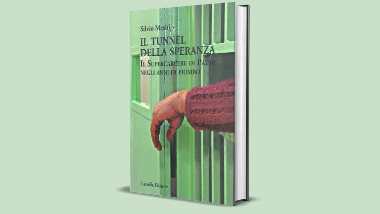 La copertina del libro "Il tunnel della speranza" di don Silvio Mesiti