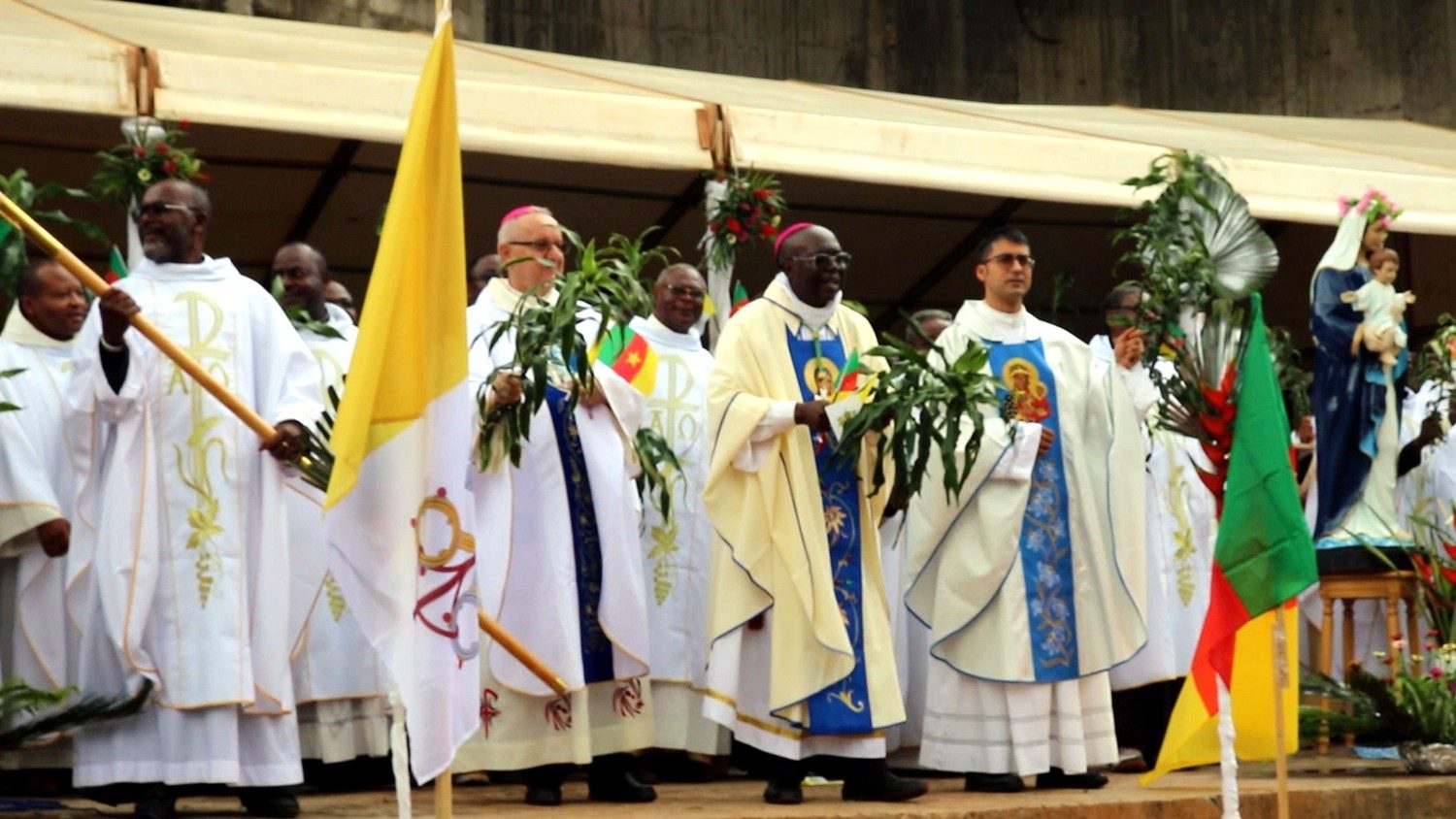 Mgr Lontsie: Le Tribalisme Et Les Crimes Entravent La Paix Au Cameroun ...