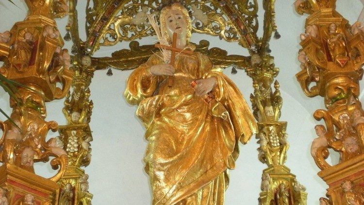 Estatua de Santa Rosalía, patrona de Palermo, Italia
