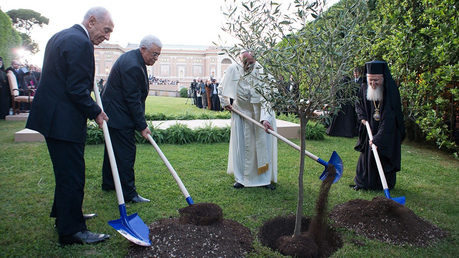 В Ватикане отметили 10-летие встречи президентов Израиля и Палестины -  Vatican News