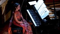 Silvia-Belfiore-pianista-3.jpg