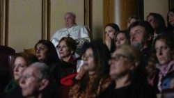 Papa Francisc la proiecția filmului documentar ”Freedom on fire” în Aula nouă a Sinodului din Cetatea Vaticanului