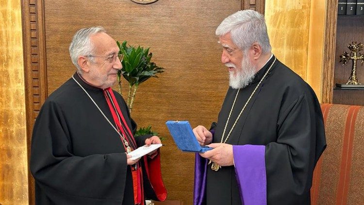 2023.12.08 Il Patriarca Minassian in visita a S.S. Aram I