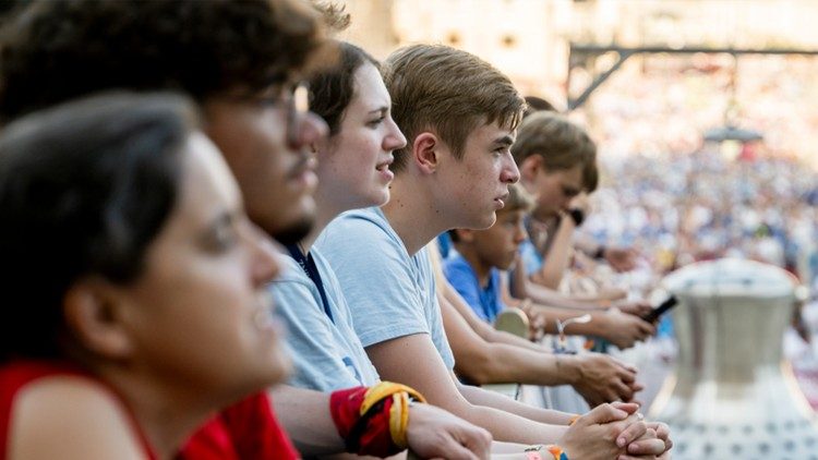 Alguns participantes da XIII peregrinação dos acólitos e coroinhas (© Conferência Episcopal Alemã/Maximilian von Lachner)