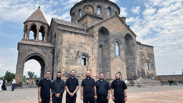 2024.08.02 Pellegrinaggio Seminaristi Convento Bzommar in Armenia