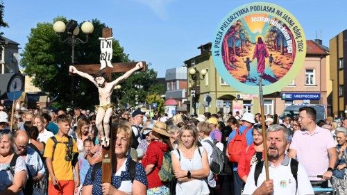 Ze śpiewem na Jasną Górę - kolejne pielgrzymki tworzą własne hymny