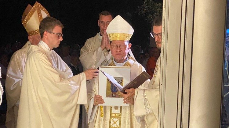 El cardenal Tagle en Bibione para la celebración del Perdón