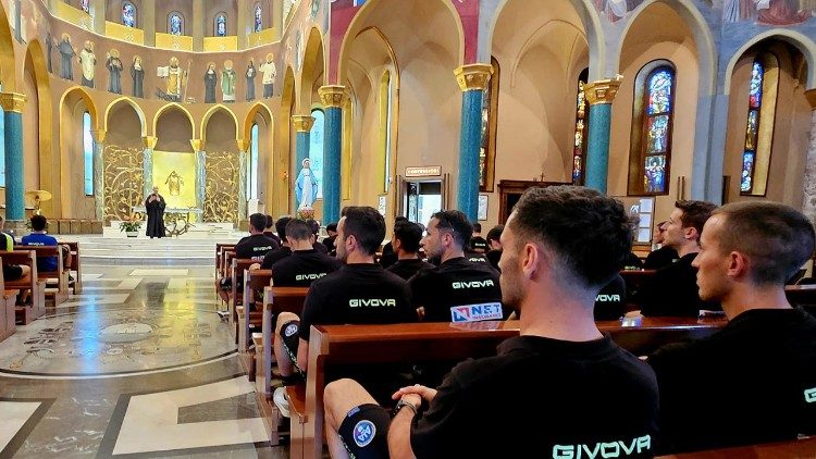 Árbitros de la AIA en la Basílica de Santa Rita de Cascia