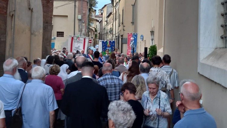 Un momento della cerimonia a Lucca