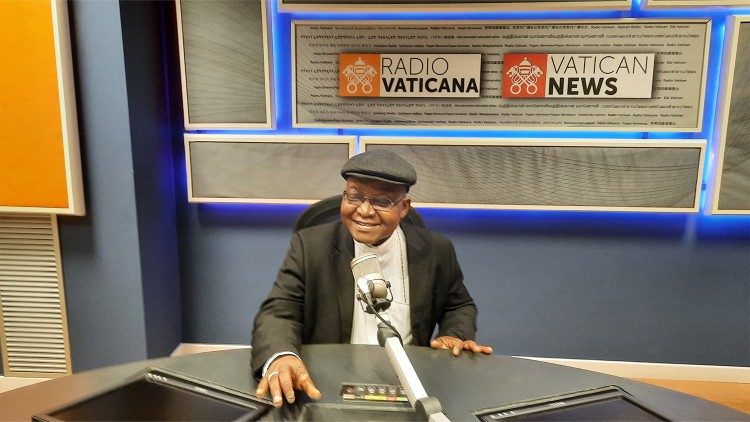 Mgr Barrigah-Benissan, dans les locaux de Radio Vatican. (octobre 2023)