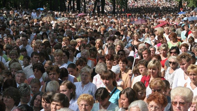 Co roku kobiety i dziewczęta pielgrzymują do sanktuarium Matki Sprawiedliwości i Miłości Społecznej w Piekarach Śląskich