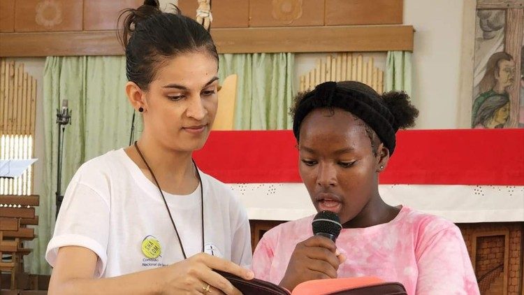 Momento de catequese, na Paróquia de Nossa Senhora do Socorro 