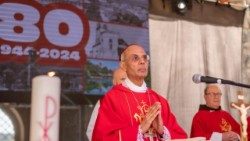 Apostolski nuncij u Bosni i Hercegovini Francis Assisi Chullikatt tijekom euharistijskoga slavlja u Bihaću