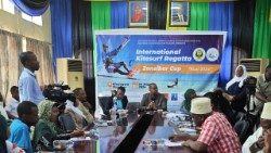 A coletiva de imprensa da Zanzibar Cup "Kusi 2024" (Organizador da Conferência de Imprensa)