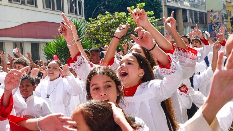 O ministério dos coroinhas