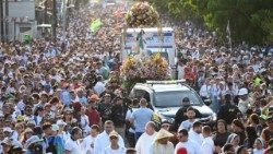 Caminhada com Maria reúne milhares de devotos nas ruas de Fortaleza