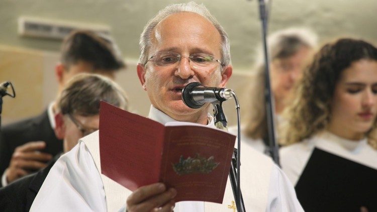 A coroação de Medianeira como Rainha do Povo Gaúcho