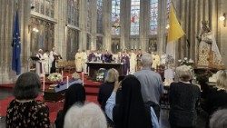 El funeral de Monseñor Treanor en la catedral de Belfast 