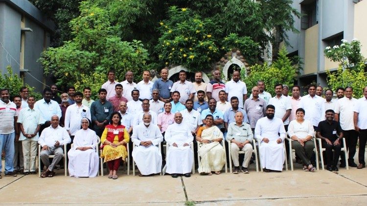 Participants to the Training of Trainers program for Diocesan Contact Persons pose for the camera at the Gianodaya New Pastoral Centre in Jalandhar. Photo by Catholic Connect