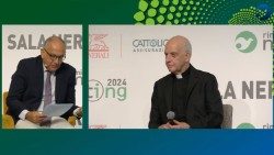 Monseñor Rino Fisichella en el Encuentro de Rímini