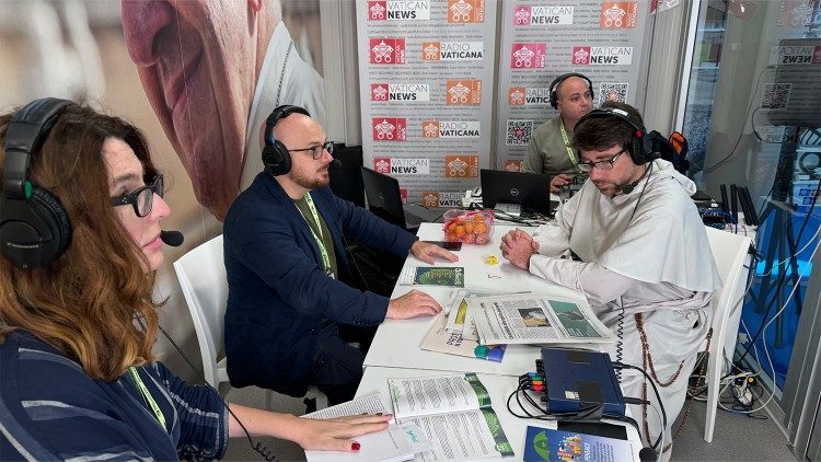 Adrien Candiard nello studio mobile di Radio Vaticana - Vatican News