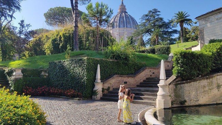 Young participants in the ‘Capture Nature’ tour in the Vatican Gardens