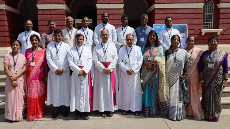 Suor Shalini e il nucleo centrale dell'Assemblea sinodale, Arcidiocesi di Delhi, giugno 2022