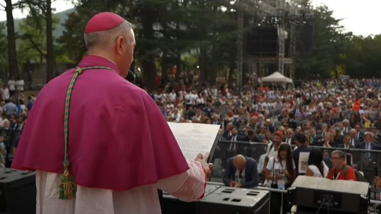 Un momento della cerimonia d'apertura dellaa Perdonanza Celestiniana