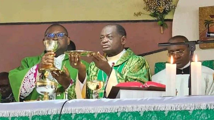 Messe conclusive de la 76ème Assemblée Générale des évêques de la Province ecclésiastique de Bamenda, en la Cathédrale de Bamenda, au Cameroun, le 22 août 2024.