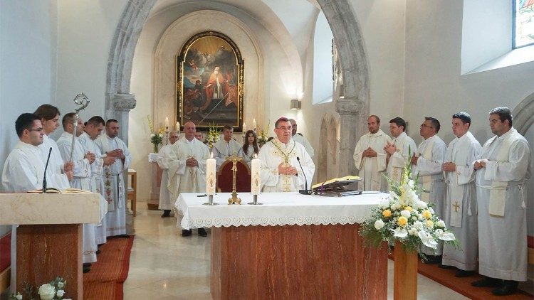 Požeški biskup mons. Ivo Martinović na svetkovinu sv. Augustina biskupa u Velikoj  (Foto: Marijan Pavelić)