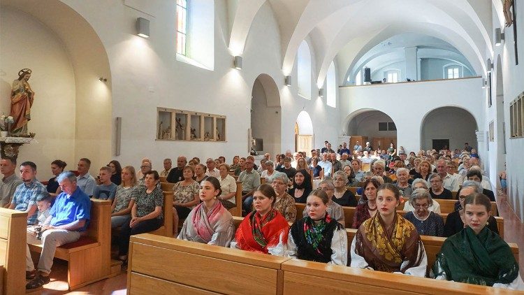 Vjernici na misi u Župi Velika na svetkovinu svoga nebeskog zaštitnika  (Foto: Marijan Pavelić)