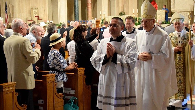 Erdő Péter bíboros a washingtoni magyar kápolna felszentelésekor bemutatott szentmisén